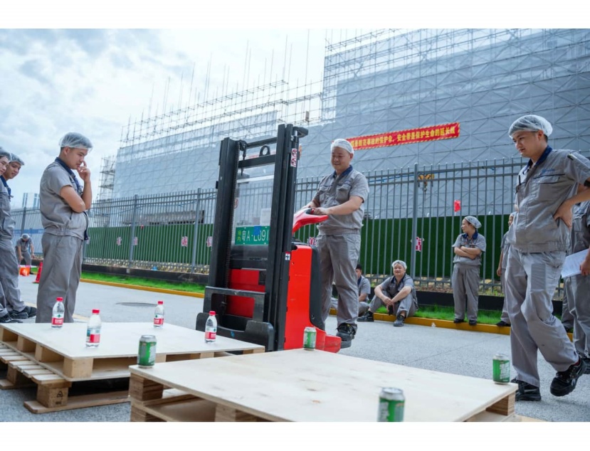 Forklift Precision Operations